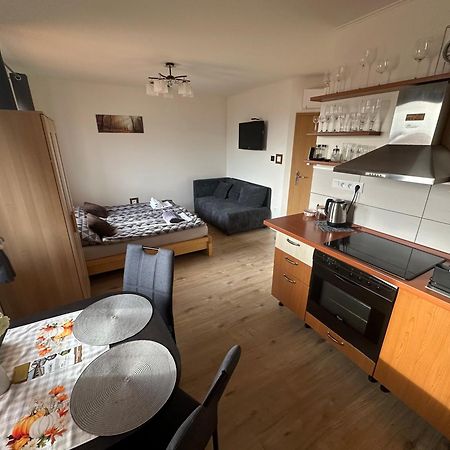 Apartman Losonci Nesvady- Pre 2 Osoby Studio מראה חיצוני תמונה